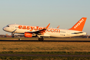 easyJet Airbus A320-214 (G-EZOK) at  Amsterdam - Schiphol, Netherlands