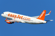 easyJet Airbus A320-214 (G-EZOK) at  Barcelona - El Prat, Spain