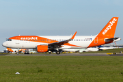 easyJet Airbus A320-214 (G-EZOM) at  Lisbon - Portela, Portugal