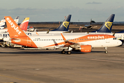 easyJet Airbus A320-214 (G-EZOM) at  Tenerife Sur - Reina Sofia, Spain