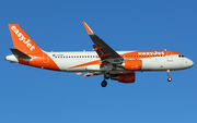 easyJet Airbus A320-214 (G-EZON) at  Barcelona - El Prat, Spain