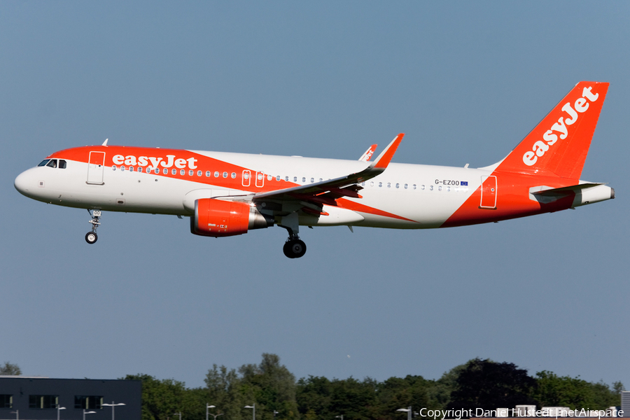 easyJet Airbus A320-214 (G-EZOO) | Photo 479704