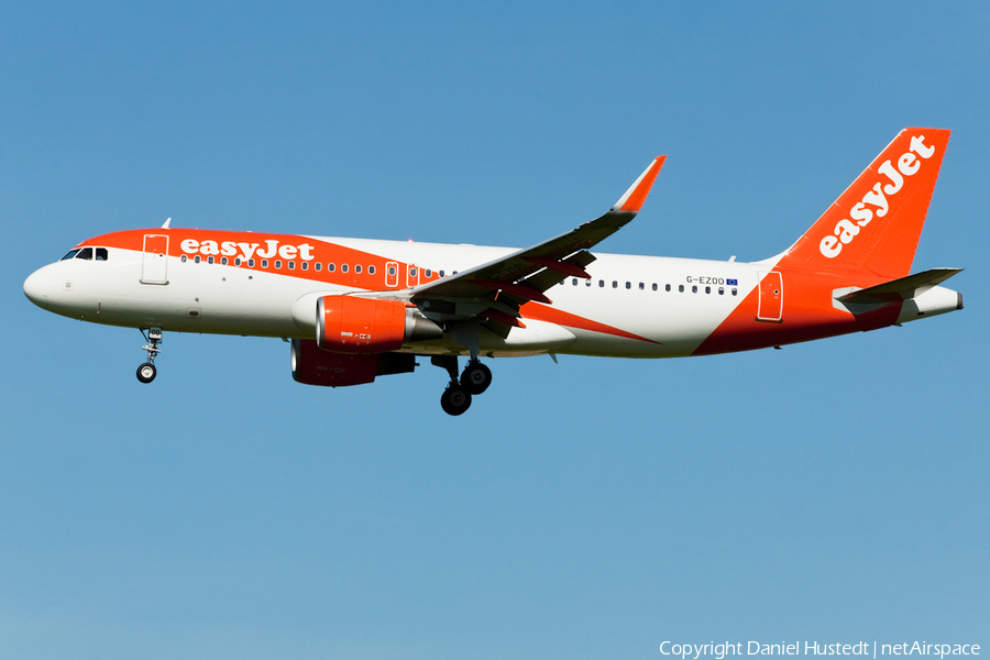 easyJet Airbus A320-214 (G-EZOO) | Photo 482354