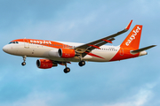 easyJet Airbus A320-214 (G-EZOT) at  Hamburg - Fuhlsbuettel (Helmut Schmidt), Germany