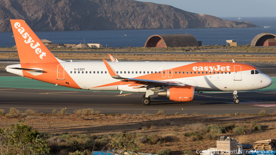 easyJet Airbus A320-214 (G-EZOT) | Photo 597389