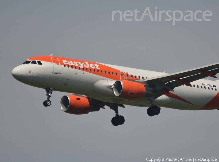 easyJet Airbus A320-214 (G-EZOU) | Photo 117076