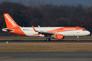 easyJet Airbus A320-214 (G-EZOU) at  Hamburg - Fuhlsbuettel (Helmut Schmidt), Germany