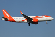 easyJet Airbus A320-214 (G-EZOV) at  Hamburg - Fuhlsbuettel (Helmut Schmidt), Germany