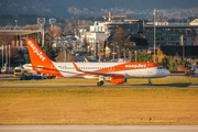 easyJet Airbus A320-214 (G-EZOW) at  Salzburg - W. A. Mozart, Austria