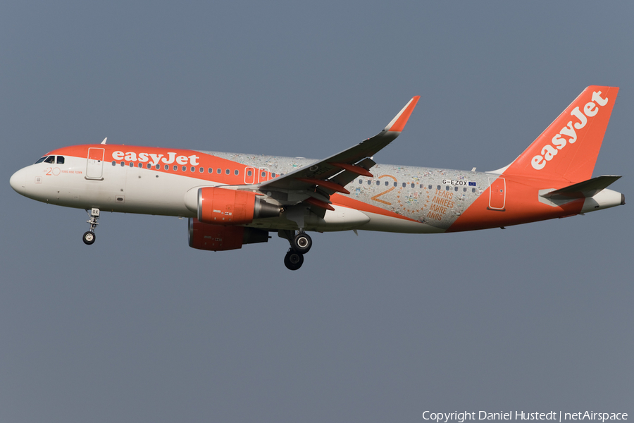 easyJet Airbus A320-214 (G-EZOX) | Photo 426383