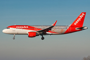 easyJet Airbus A320-214 (G-EZOX) at  Hamburg - Fuhlsbuettel (Helmut Schmidt), Germany