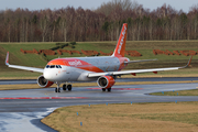 easyJet Airbus A320-214 (G-EZOX) at  Hamburg - Fuhlsbuettel (Helmut Schmidt), Germany