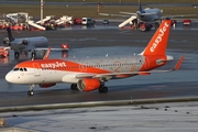 easyJet Airbus A320-214 (G-EZOX) at  Hamburg - Fuhlsbuettel (Helmut Schmidt), Germany