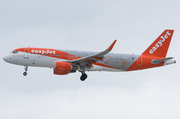 easyJet Airbus A320-214 (G-EZOX) at  Hamburg - Fuhlsbuettel (Helmut Schmidt), Germany