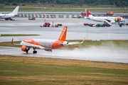 easyJet Airbus A320-214 (G-EZOX) at  Hamburg - Fuhlsbuettel (Helmut Schmidt), Germany