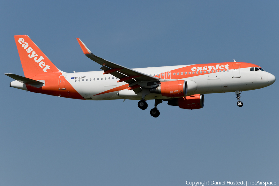 easyJet Airbus A320-214 (G-EZOY) | Photo 426108