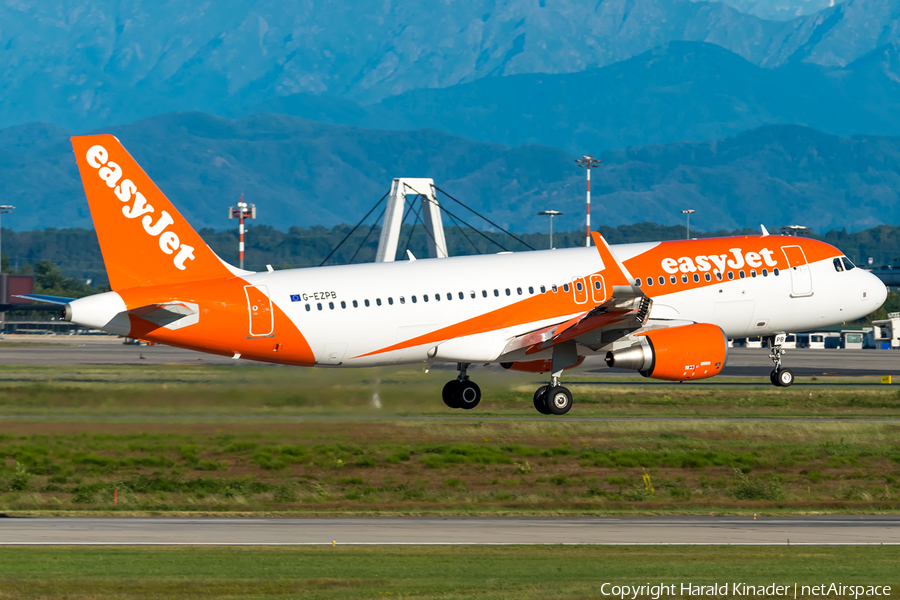 easyJet Airbus A320-214 (G-EZPB) | Photo 301162