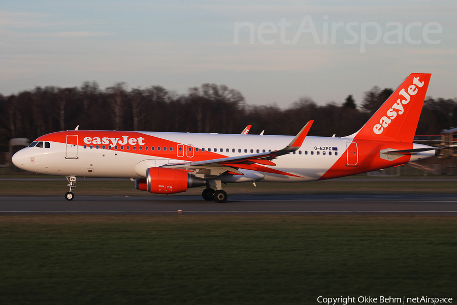 easyJet Airbus A320-214 (G-EZPC) | Photo 104128