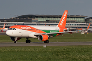 easyJet Airbus A320-214 (G-EZPC) at  Hamburg - Fuhlsbuettel (Helmut Schmidt), Germany