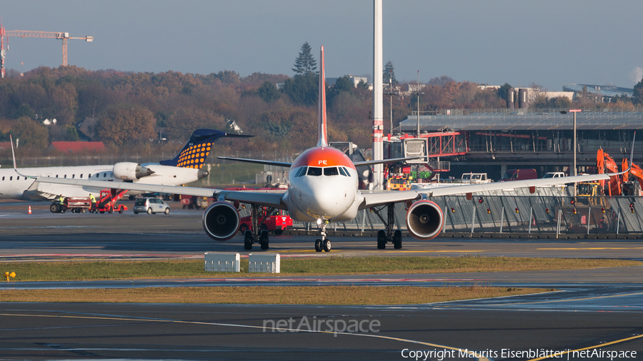 easyJet Airbus A320-214 (G-EZPE) | Photo 130536