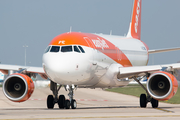 easyJet Airbus A320-214 (G-EZPE) at  Manchester - International (Ringway), United Kingdom