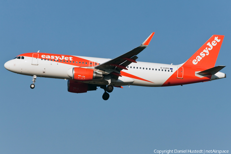 easyJet Airbus A320-214 (G-EZPF) | Photo 476458