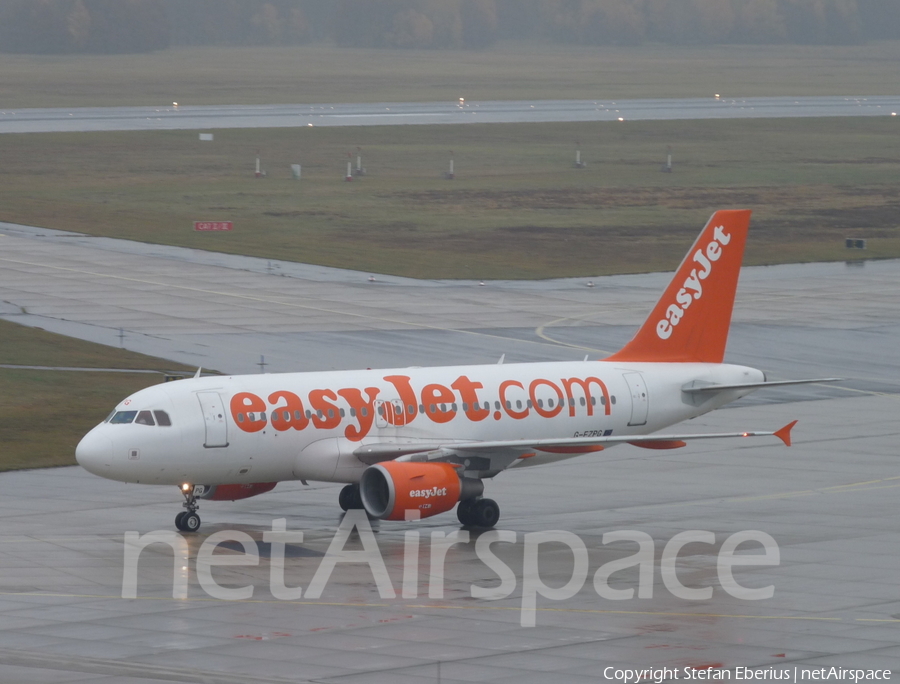 easyJet Airbus A319-111 (G-EZPG) | Photo 427267
