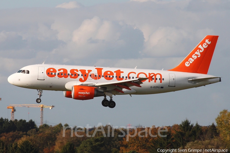 easyJet Airbus A319-111 (G-EZPG) | Photo 33476