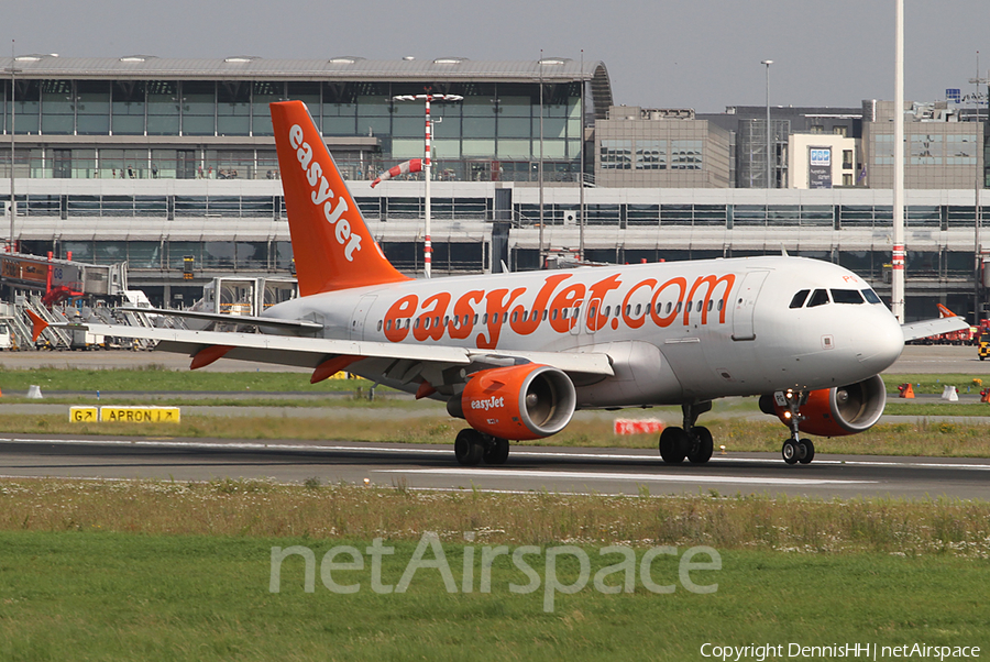 easyJet Airbus A319-111 (G-EZPG) | Photo 413983