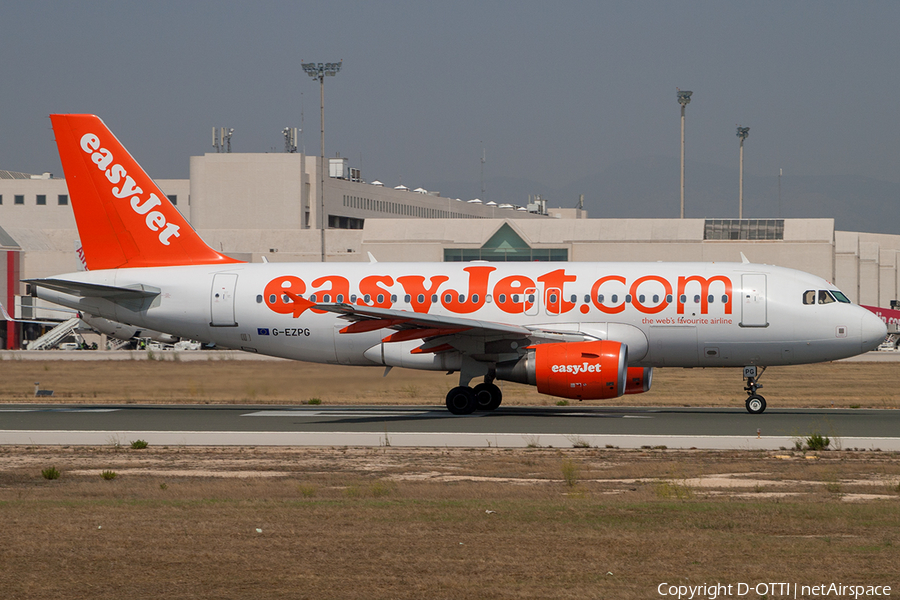 easyJet Airbus A319-111 (G-EZPG) | Photo 204705