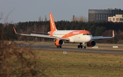 easyJet Airbus A320-214 (G-EZPI) at  Hamburg - Fuhlsbuettel (Helmut Schmidt), Germany