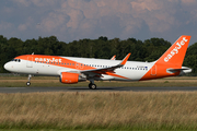 easyJet Airbus A320-214 (G-EZPV) at  Hamburg - Fuhlsbuettel (Helmut Schmidt), Germany
