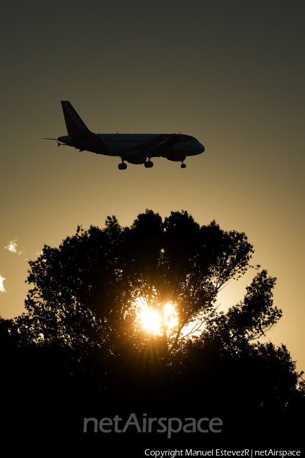 easyJet Airbus A320-214 (G-EZPV) | Photo 183717