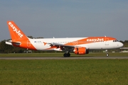 easyJet Airbus A320-214 (G-EZTB) at  Hamburg - Fuhlsbuettel (Helmut Schmidt), Germany