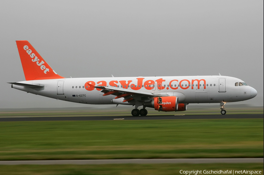 easyJet Airbus A320-214 (G-EZTC) | Photo 34004