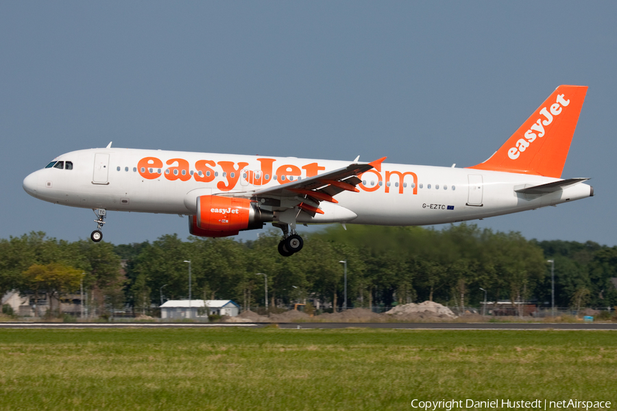 easyJet Airbus A320-214 (G-EZTC) | Photo 658819