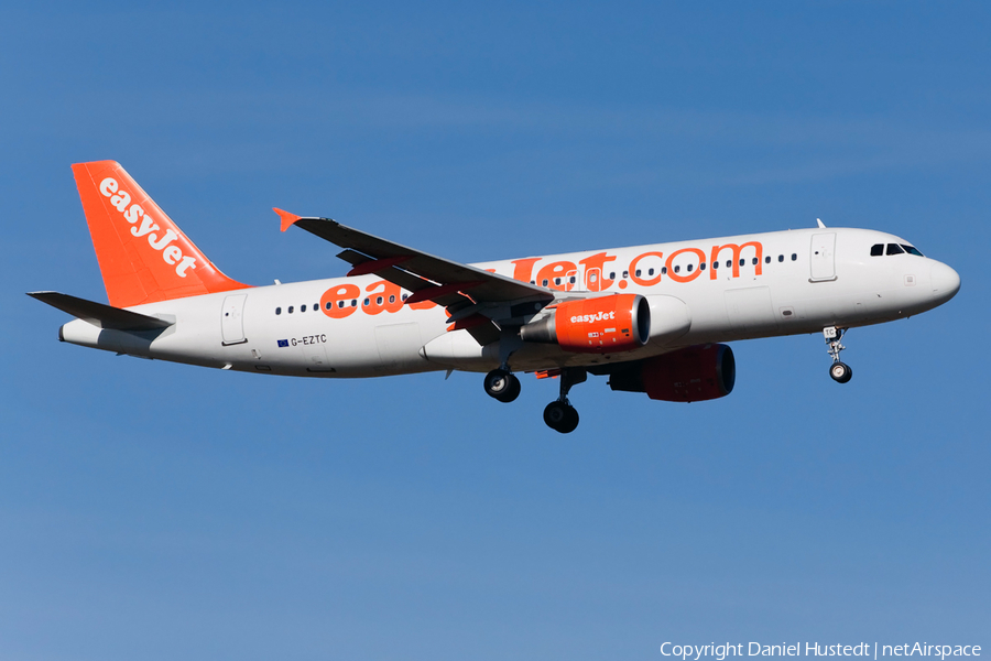 easyJet Airbus A320-214 (G-EZTC) | Photo 515677