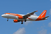 easyJet Airbus A320-214 (G-EZTC) at  London - Gatwick, United Kingdom