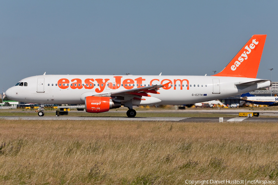 easyJet Airbus A320-214 (G-EZTH) | Photo 506888