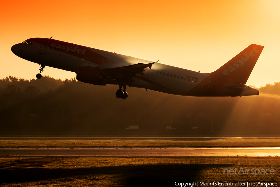 easyJet Airbus A320-214 (G-EZTI) | Photo 178190