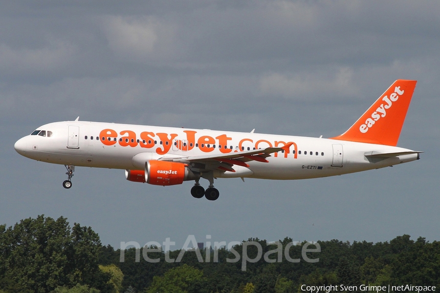 easyJet Airbus A320-214 (G-EZTI) | Photo 80539