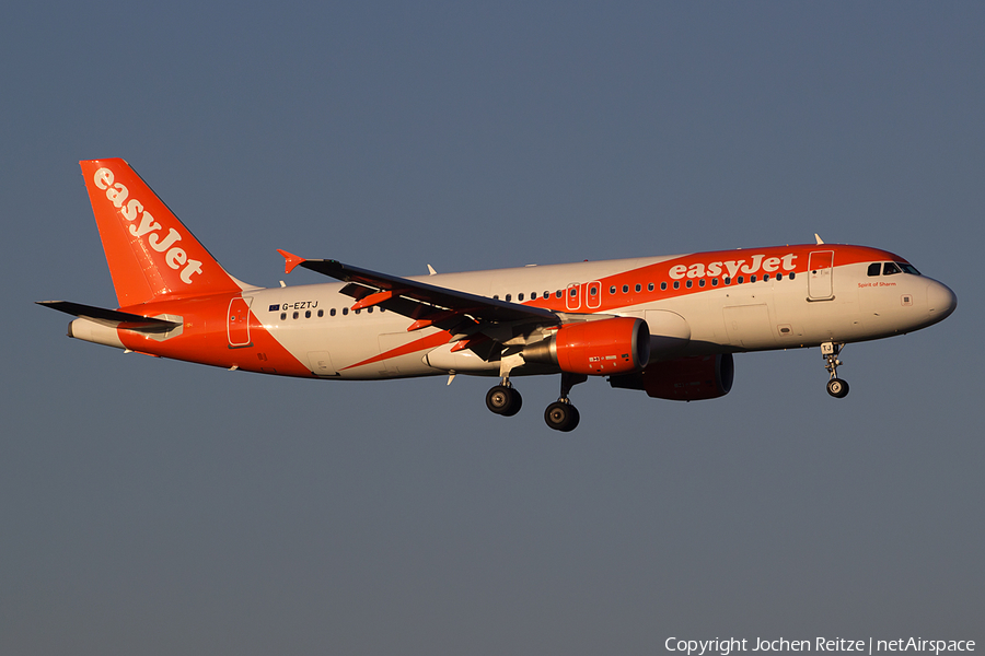 easyJet Airbus A320-214 (G-EZTJ) | Photo 168926