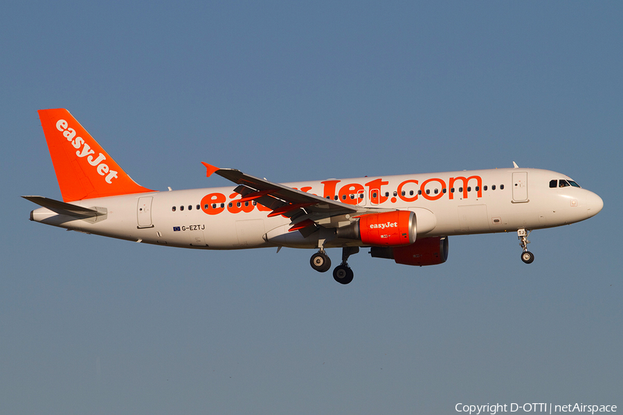 easyJet Airbus A320-214 (G-EZTJ) | Photo 371477