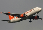 easyJet Airbus A320-214 (G-EZTJ) at  Pisa - Galileo Galilei, Italy