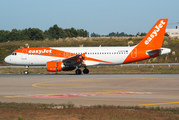 easyJet Airbus A320-214 (G-EZTK) at  Porto, Portugal