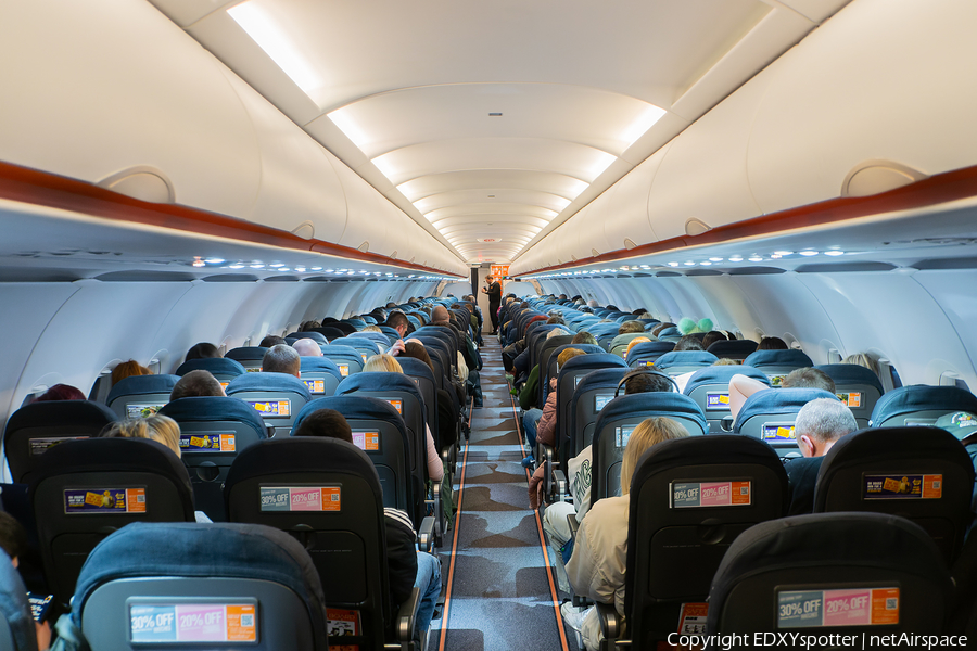 easyJet Airbus A320-214 (G-EZTM) | Photo 557592