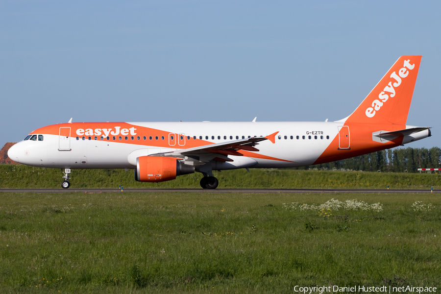 easyJet Airbus A320-214 (G-EZTR) | Photo 527420