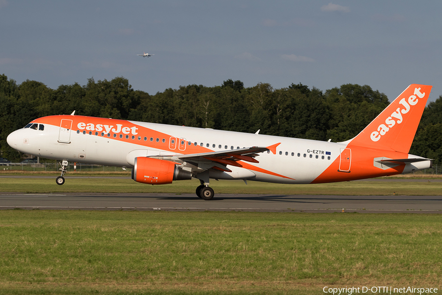 easyJet Airbus A320-214 (G-EZTR) | Photo 176556