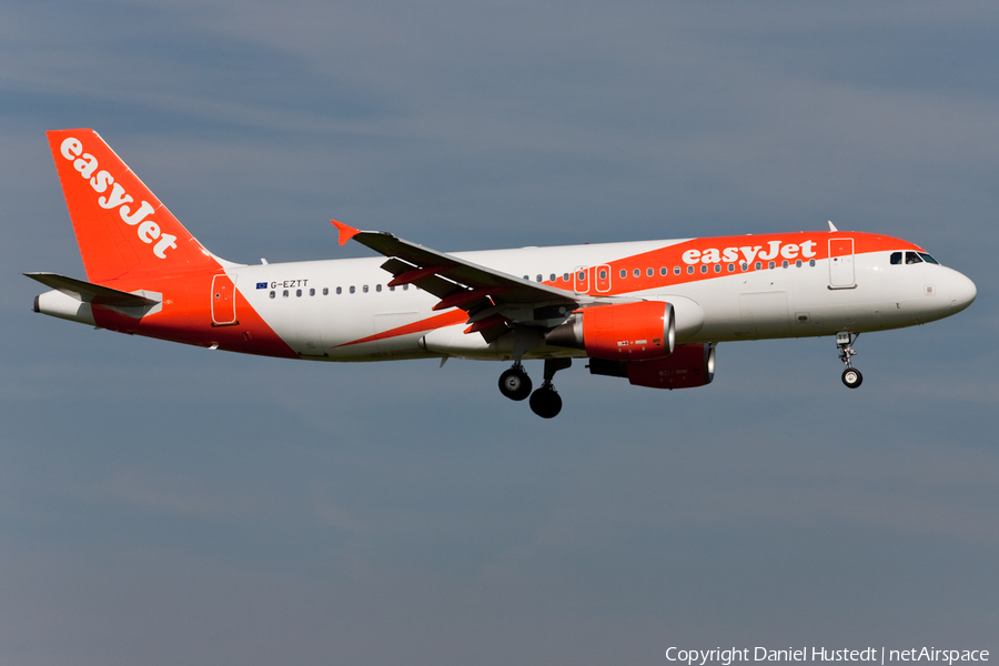easyJet Airbus A320-214 (G-EZTT) | Photo 453804