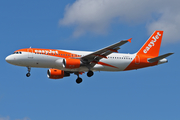 easyJet Airbus A320-214 (G-EZTT) at  London - Gatwick, United Kingdom